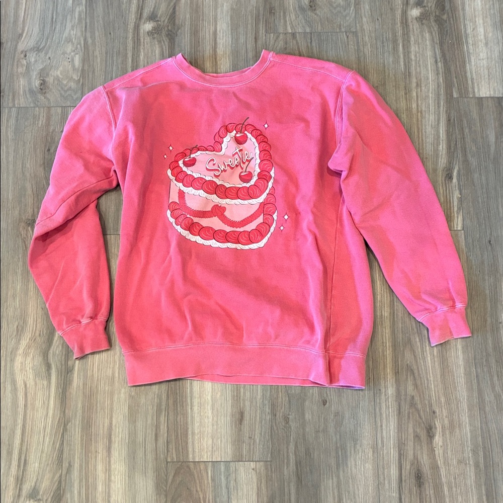 SWEETIE 🎂 CAKE SWEATSHIRT SIZE M